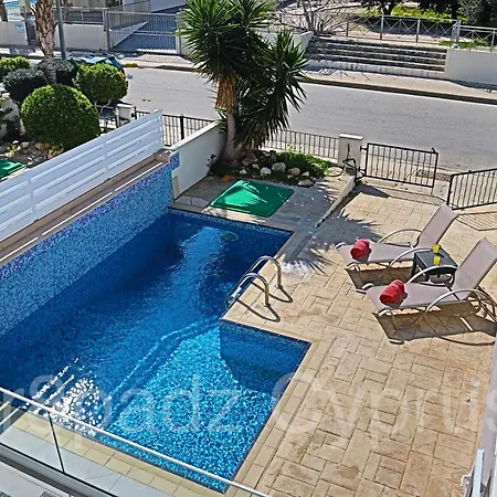 Holiday home Gr8padz Dionne *